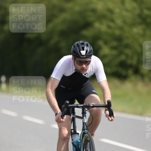 22.06.2025 - Viking Triathlon Yannick Fuchs http://msf.ph/oto/8117303 22.06.2025 11:42:30 Radfahren 34, 162, 177, 378, 398, 474 meine-sportfotos.de