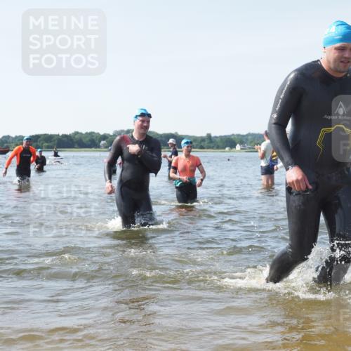 22.06.2025 - Viking Triathlon KatJ http://msf.ph/oto/8117386 22.06.2025 10:44:21 Schwimmen 103, 130, 205, 439, 467 meine-sportfotos.de