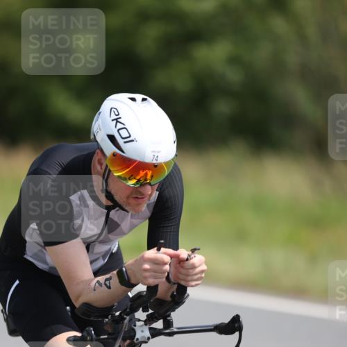 22.06.2025 - Viking Triathlon Yannick Fuchs http://msf.ph/oto/8117438 22.06.2025 11:42:51 Radfahren 2, 45, 74, 81, 102, 414, 441, 610, 661 meine-sportfotos.de