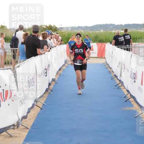 22.06.2025 - Viking Triathlon MichiJ http://msf.ph/oto/8117498 22.06.2025 16:27:45 Ziel 142, 633 meine-sportfotos.de