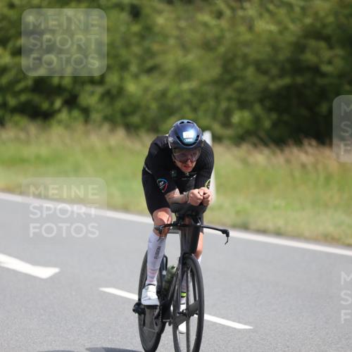 22.06.2025 - Viking Triathlon Yannick Fuchs http://msf.ph/oto/8117510 22.06.2025 11:42:56 Radfahren 2, 45, 76, 81, 91, 332, 414, 441, 610, 623, 661 meine-sportfotos.de