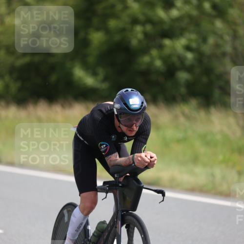 22.06.2025 - Viking Triathlon Yannick Fuchs http://msf.ph/oto/8117520 22.06.2025 11:42:56 Radfahren 2, 45, 76, 81, 91, 332, 414, 441, 610, 623, 661 meine-sportfotos.de