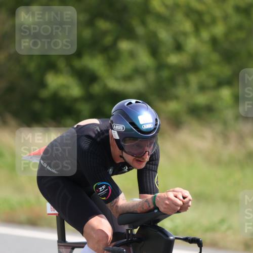 22.06.2025 - Viking Triathlon Yannick Fuchs http://msf.ph/oto/8117534 22.06.2025 11:42:56 Radfahren 2, 45, 76, 81, 91, 332, 414, 441, 610, 623, 661 meine-sportfotos.de
