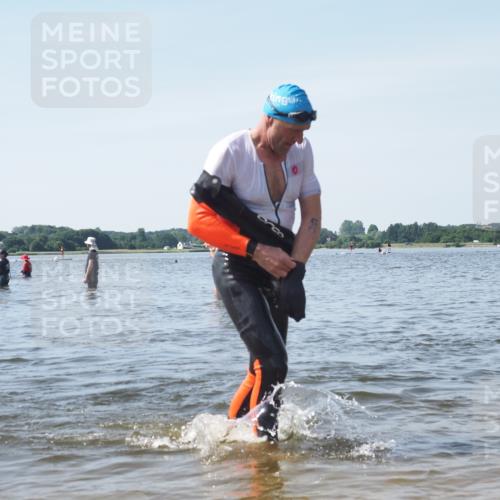 22.06.2025 - Viking Triathlon KatJ http://msf.ph/oto/8117538 22.06.2025 10:44:36 Schwimmen 18, 205, 219, 440, 446 meine-sportfotos.de