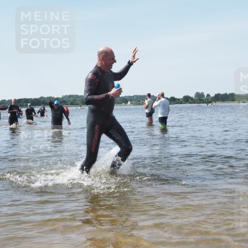 22.06.2025 - Viking Triathlon KatJ http://msf.ph/oto/8117562 22.06.2025 10:44:40 Schwimmen 18, 205, 219, 440, 446 meine-sportfotos.de