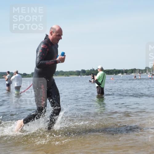 22.06.2025 - Viking Triathlon KatJ http://msf.ph/oto/8117600 22.06.2025 10:44:41 Schwimmen 18, 205, 219, 440, 446 meine-sportfotos.de