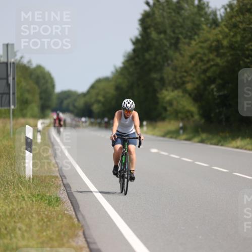 22.06.2025 - Viking Triathlon Yannick Fuchs http://msf.ph/oto/8117610 22.06.2025 11:43:04 Radfahren 21, 46, 76, 91, 157, 332, 334, 623, 633 meine-sportfotos.de