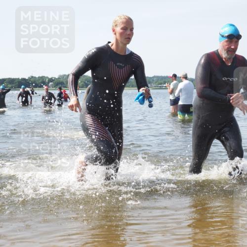 22.06.2025 - Viking Triathlon KatJ http://msf.ph/oto/8117697 22.06.2025 10:44:49 Schwimmen 18, 168, 440, 446, 638, 653 meine-sportfotos.de