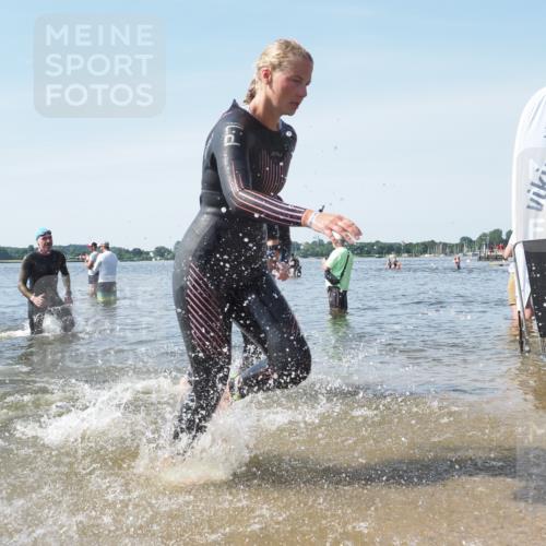 22.06.2025 - Viking Triathlon KatJ http://msf.ph/oto/8117714 22.06.2025 10:44:50 Schwimmen 18, 168, 440, 446, 638, 653 meine-sportfotos.de