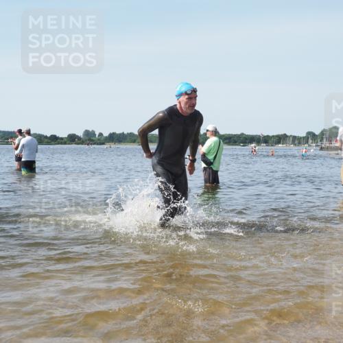 22.06.2025 - Viking Triathlon KatJ http://msf.ph/oto/8117762 22.06.2025 10:44:53 Schwimmen 18, 39, 168, 440, 446, 638, 653 meine-sportfotos.de