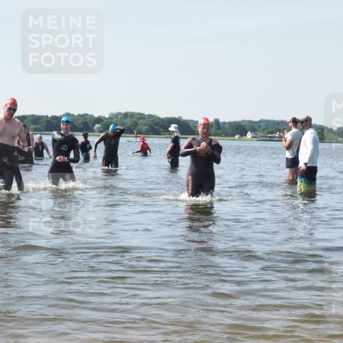 22.06.2025 - Viking Triathlon KatJ http://msf.ph/oto/8117815 22.06.2025 10:44:57 Schwimmen 39, 168, 493, 638, 653 meine-sportfotos.de