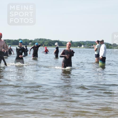 22.06.2025 - Viking Triathlon KatJ http://msf.ph/oto/8117821 22.06.2025 10:44:58 Schwimmen 39, 168, 493, 638, 653 meine-sportfotos.de
