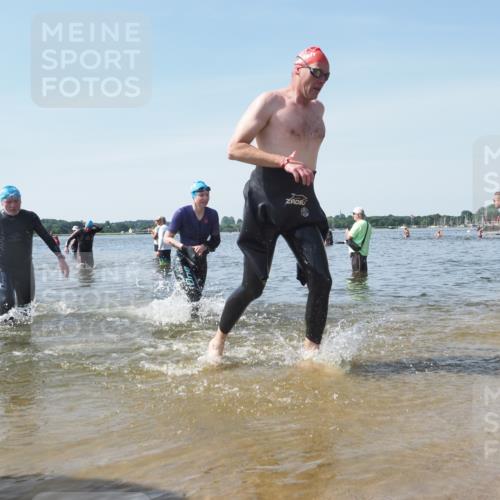 22.06.2025 - Viking Triathlon KatJ http://msf.ph/oto/8117932 22.06.2025 10:45:05 Schwimmen 39, 168, 346, 493, 503, 638, 653 meine-sportfotos.de