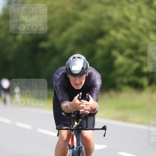 22.06.2025 - Viking Triathlon Yannick Fuchs http://msf.ph/oto/8117997 22.06.2025 11:43:37 Radfahren 37, 183, 202, 364, 372, 418, 466, 525, 632 meine-sportfotos.de