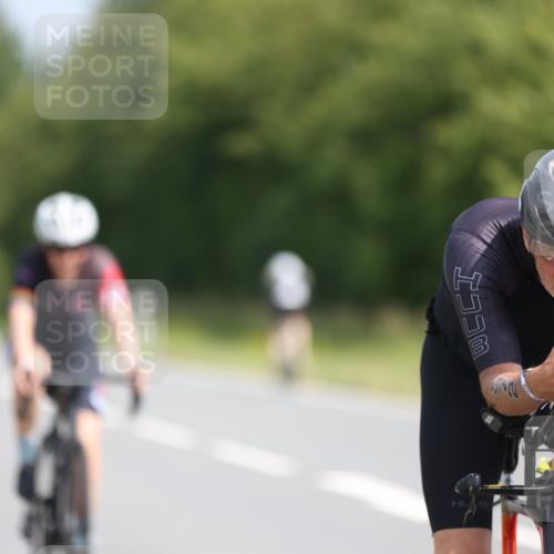 22.06.2025 - Viking Triathlon Yannick Fuchs http://msf.ph/oto/8118009 22.06.2025 11:43:38 Radfahren 37, 130, 183, 202, 308, 364, 372, 418, 466, 525, 632 meine-sportfotos.de