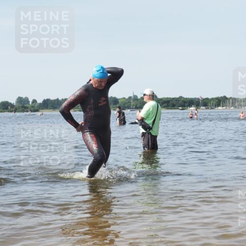 22.06.2025 - Viking Triathlon KatJ http://msf.ph/oto/8118017 22.06.2025 10:45:13 Schwimmen 68, 346, 493, 503, 605 meine-sportfotos.de