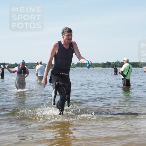 22.06.2025 - Viking Triathlon KatJ http://msf.ph/oto/8118053 22.06.2025 10:45:18 Schwimmen 68, 102, 108, 346, 493, 503, 605 meine-sportfotos.de