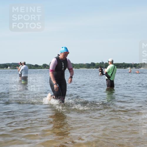 22.06.2025 - Viking Triathlon KatJ http://msf.ph/oto/8118061 22.06.2025 10:45:21 Schwimmen 68, 102, 108, 346, 503, 605 meine-sportfotos.de