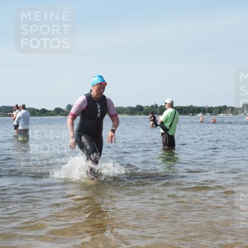 22.06.2025 - Viking Triathlon KatJ http://msf.ph/oto/8118070 22.06.2025 10:45:21 Schwimmen 68, 102, 108, 346, 503, 605 meine-sportfotos.de