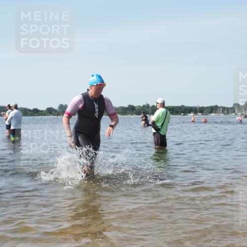 22.06.2025 - Viking Triathlon KatJ http://msf.ph/oto/8118075 22.06.2025 10:45:22 Schwimmen 68, 102, 108, 503, 605 meine-sportfotos.de