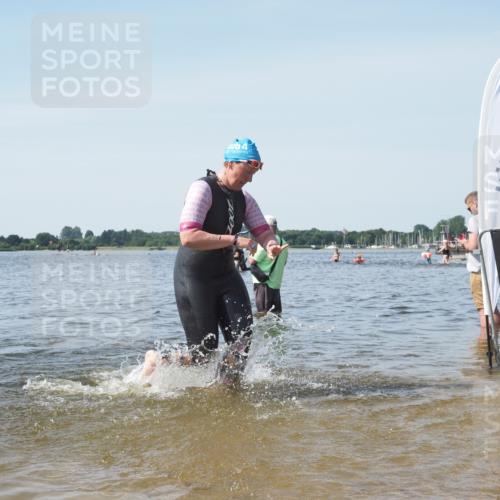 22.06.2025 - Viking Triathlon KatJ http://msf.ph/oto/8118088 22.06.2025 10:45:22 Schwimmen 68, 102, 108, 503, 605 meine-sportfotos.de