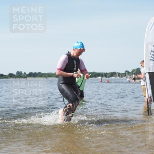 22.06.2025 - Viking Triathlon KatJ http://msf.ph/oto/8118095 22.06.2025 10:45:22 Schwimmen 68, 102, 108, 503, 605 meine-sportfotos.de