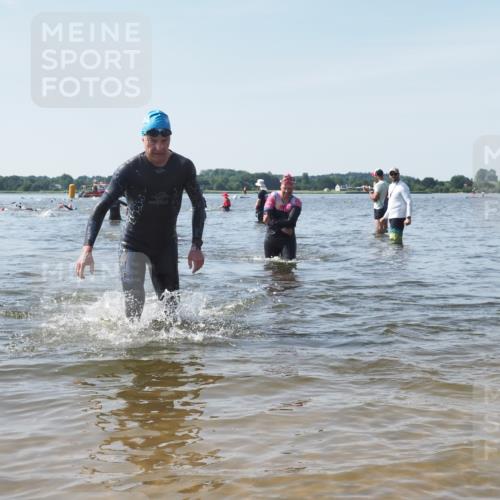 22.06.2025 - Viking Triathlon KatJ http://msf.ph/oto/8118127 22.06.2025 10:45:25 Schwimmen 68, 102, 108, 466, 503, 605 meine-sportfotos.de