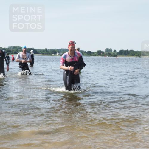 22.06.2025 - Viking Triathlon KatJ http://msf.ph/oto/8118139 22.06.2025 10:45:28 Schwimmen 68, 102, 108, 197, 466, 605 meine-sportfotos.de