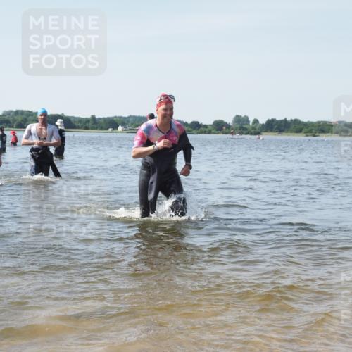 22.06.2025 - Viking Triathlon KatJ http://msf.ph/oto/8118145 22.06.2025 10:45:29 Schwimmen 68, 102, 108, 197, 466, 605 meine-sportfotos.de