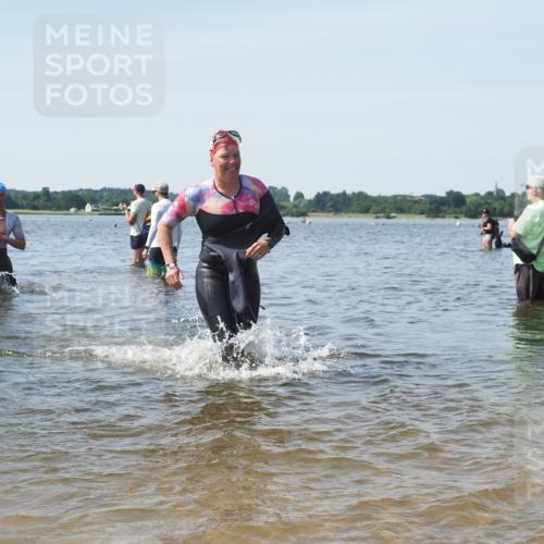 22.06.2025 - Viking Triathlon KatJ http://msf.ph/oto/8118150 22.06.2025 10:45:29 Schwimmen 68, 102, 108, 197, 466, 605 meine-sportfotos.de