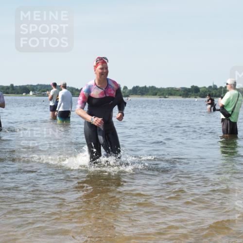 22.06.2025 - Viking Triathlon KatJ http://msf.ph/oto/8118156 22.06.2025 10:45:29 Schwimmen 68, 102, 108, 197, 466, 605 meine-sportfotos.de