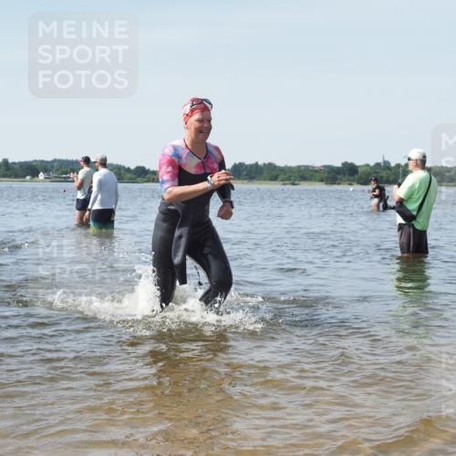 22.06.2025 - Viking Triathlon KatJ http://msf.ph/oto/8118160 22.06.2025 10:45:29 Schwimmen 68, 102, 108, 197, 466, 605 meine-sportfotos.de