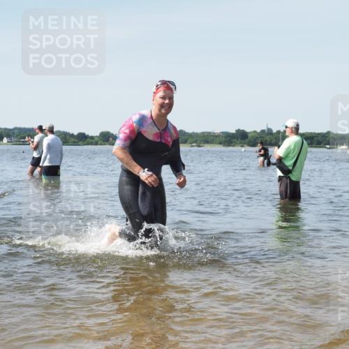 22.06.2025 - Viking Triathlon KatJ http://msf.ph/oto/8118170 22.06.2025 10:45:30 Schwimmen 68, 102, 108, 197, 466, 605 meine-sportfotos.de