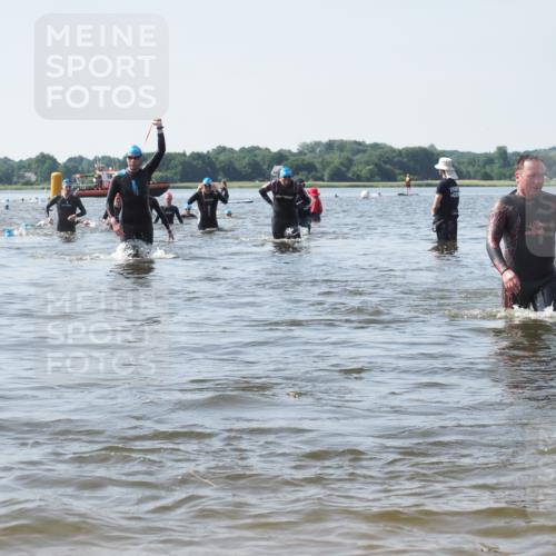 22.06.2025 - Viking Triathlon KatJ http://msf.ph/oto/8118304 22.06.2025 10:45:37 Schwimmen 95, 102, 108, 197, 466, 519 meine-sportfotos.de