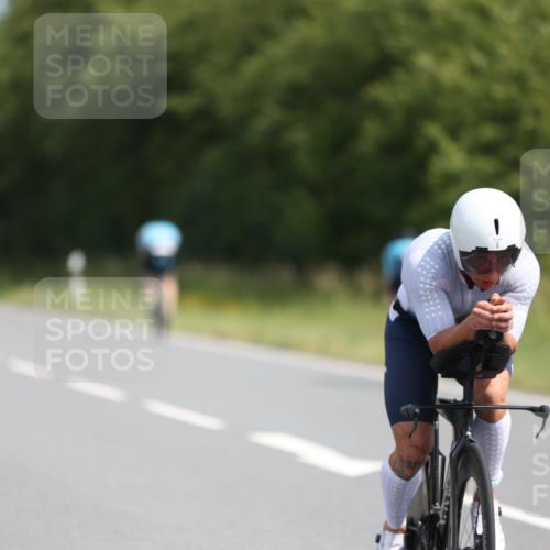 22.06.2025 - Viking Triathlon Yannick Fuchs http://msf.ph/oto/8118316 22.06.2025 11:44:00 Radfahren 6, 31, 143, 396 meine-sportfotos.de