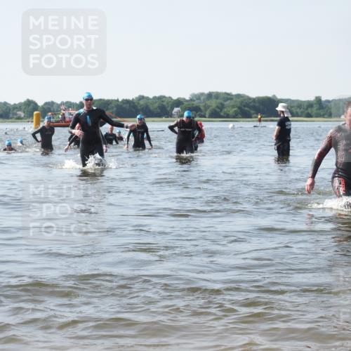 22.06.2025 - Viking Triathlon KatJ http://msf.ph/oto/8118332 22.06.2025 10:45:38 Schwimmen 95, 102, 197, 425, 466, 519 meine-sportfotos.de