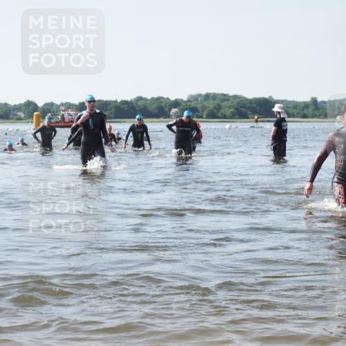 22.06.2025 - Viking Triathlon KatJ http://msf.ph/oto/8118337 22.06.2025 10:45:38 Schwimmen 95, 102, 197, 425, 466, 519 meine-sportfotos.de