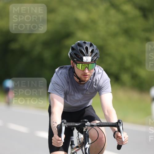 22.06.2025 - Viking Triathlon Yannick Fuchs http://msf.ph/oto/8118357 22.06.2025 11:44:02 Radfahren 6, 31, 121, 143, 396 meine-sportfotos.de