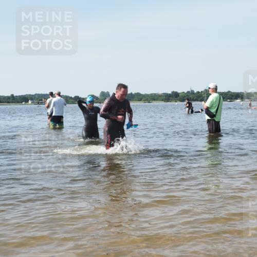 22.06.2025 - Viking Triathlon KatJ http://msf.ph/oto/8118364 22.06.2025 10:45:40 Schwimmen 95, 197, 425, 466, 519 meine-sportfotos.de