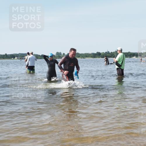 22.06.2025 - Viking Triathlon KatJ http://msf.ph/oto/8118370 22.06.2025 10:45:40 Schwimmen 95, 197, 425, 466, 519 meine-sportfotos.de