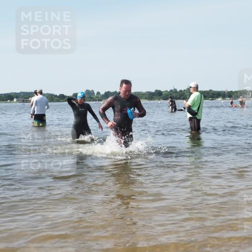 22.06.2025 - Viking Triathlon KatJ http://msf.ph/oto/8118385 22.06.2025 10:45:41 Schwimmen 95, 197, 360, 425, 466, 519 meine-sportfotos.de