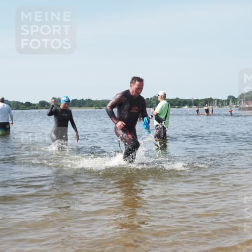22.06.2025 - Viking Triathlon KatJ http://msf.ph/oto/8118392 22.06.2025 10:45:41 Schwimmen 95, 197, 360, 425, 466, 519 meine-sportfotos.de