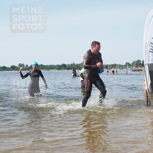 22.06.2025 - Viking Triathlon KatJ http://msf.ph/oto/8118407 22.06.2025 10:45:42 Schwimmen 95, 197, 360, 425, 466, 519 meine-sportfotos.de