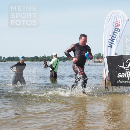 22.06.2025 - Viking Triathlon KatJ http://msf.ph/oto/8118422 22.06.2025 10:45:42 Schwimmen 95, 197, 360, 425, 466, 519 meine-sportfotos.de