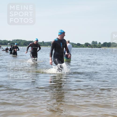 22.06.2025 - Viking Triathlon KatJ http://msf.ph/oto/8118498 22.06.2025 10:45:47 Schwimmen 95, 197, 360, 372, 425, 519, 633 meine-sportfotos.de