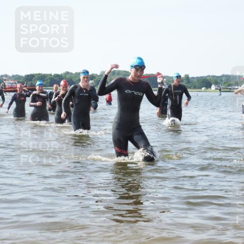 22.06.2025 - Viking Triathlon KatJ http://msf.ph/oto/8118575 22.06.2025 10:45:52 Schwimmen 95, 342, 360, 372, 425, 468, 519, 615, 621, 633 meine-sportfotos.de