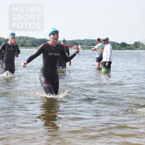 22.06.2025 - Viking Triathlon KatJ http://msf.ph/oto/8118586 22.06.2025 10:45:53 Schwimmen 95, 217, 342, 360, 372, 425, 468, 519, 615, 621, 633 meine-sportfotos.de