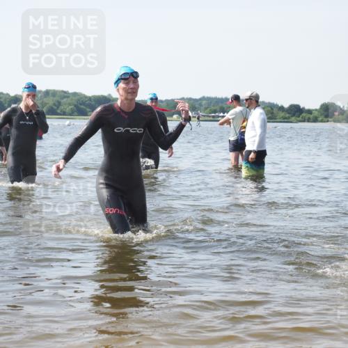 22.06.2025 - Viking Triathlon KatJ http://msf.ph/oto/8118590 22.06.2025 10:45:53 Schwimmen 95, 217, 342, 360, 372, 425, 468, 519, 615, 621, 633 meine-sportfotos.de
