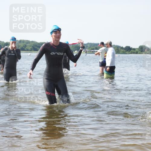 22.06.2025 - Viking Triathlon KatJ http://msf.ph/oto/8118595 22.06.2025 10:45:53 Schwimmen 95, 217, 342, 360, 372, 425, 468, 519, 615, 621, 633 meine-sportfotos.de