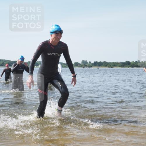 22.06.2025 - Viking Triathlon KatJ http://msf.ph/oto/8118612 22.06.2025 10:45:56 Schwimmen 95, 217, 342, 360, 372, 425, 468, 525, 615, 621, 633 meine-sportfotos.de
